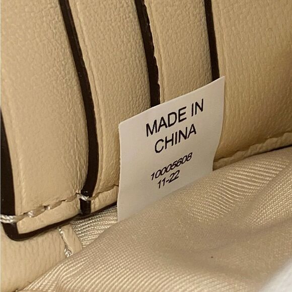 Tory Burch Kira Chevron Leather Wallet-On-Chain Bag - Picture 16 of 16